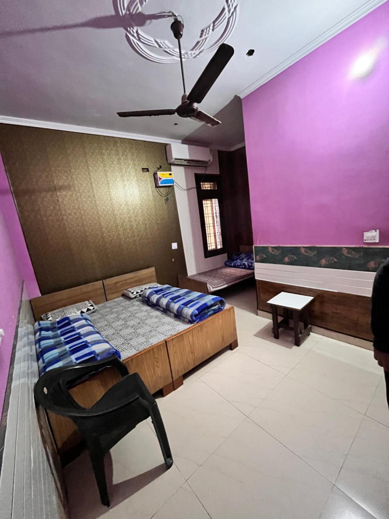 Hotel Pushpanjali Haldwāni Exteriör bild